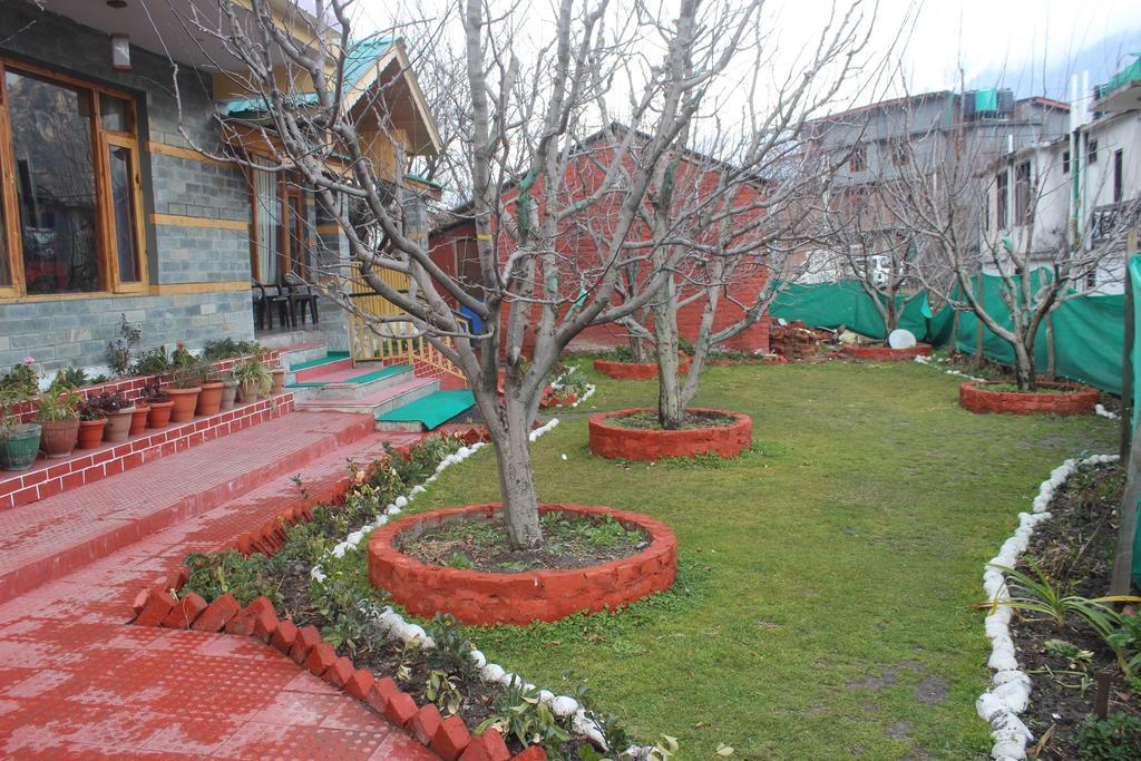 格泽里格旅馆-树山小屋和坎亚尔别墅 马拉里 外观 照片